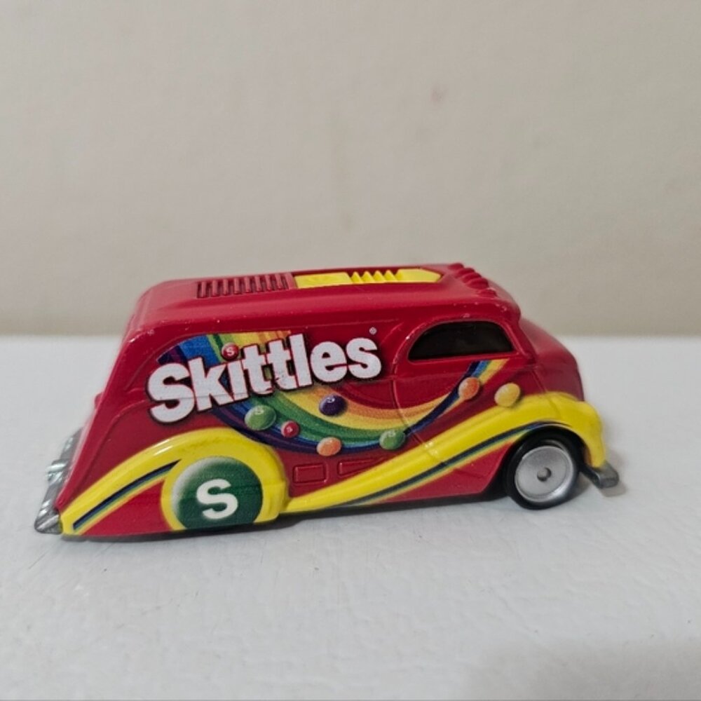 Mattel Hot Wheels Skittles Deco Delivery, Diecast Vehicle